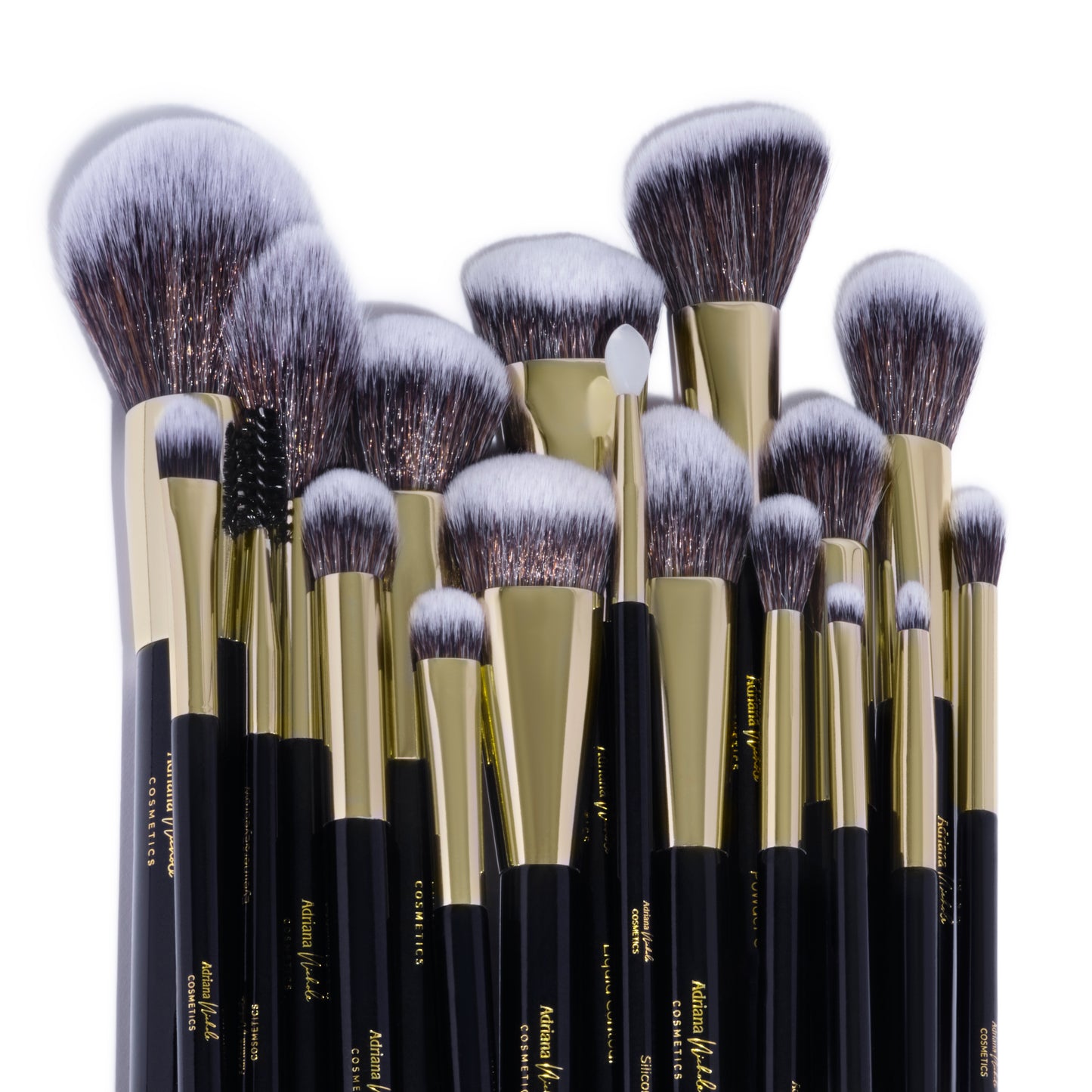 THE ESSENTIALS 18 BRUSH SET (PRE-ORDER)